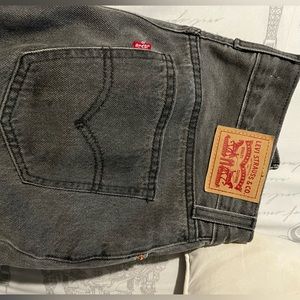 Dark grey low pro levis